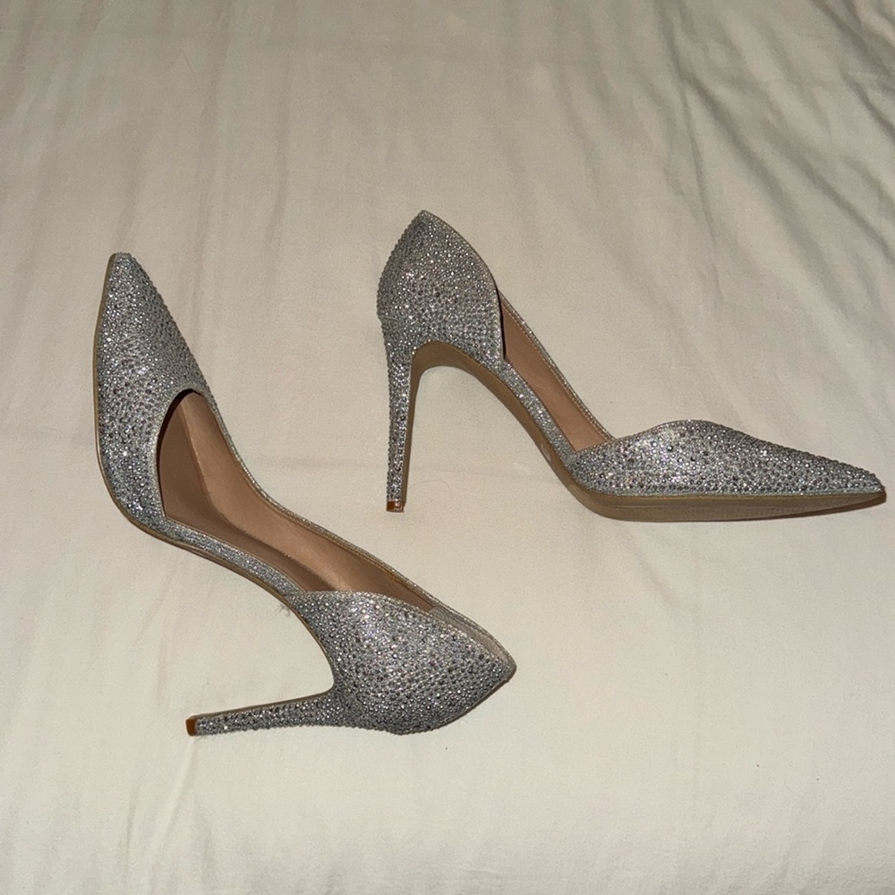 I.N.C. International Concepts®' Kenjay pumps